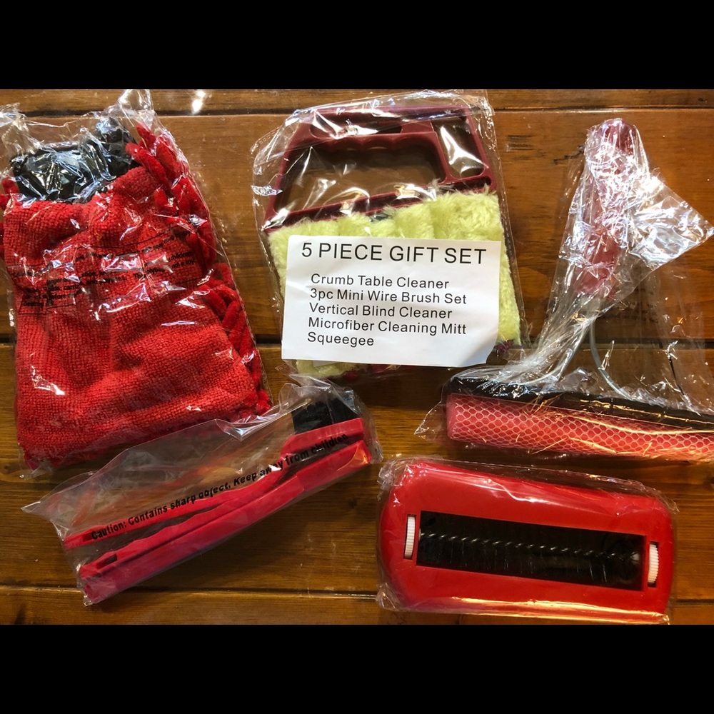 Red Mini Cleaning Set